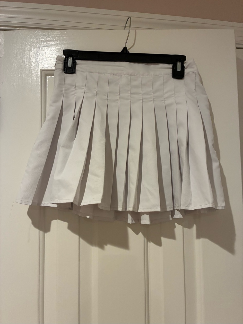 Love Fire White Pleated Mini Skirt